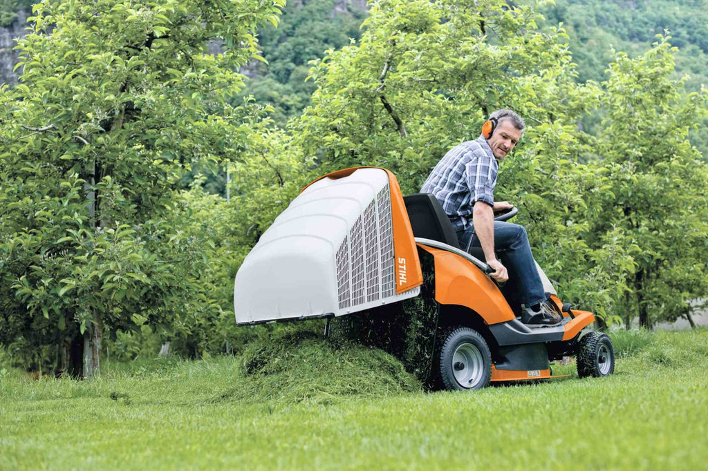 STIHL RT 4082 Aufsitzmäher – Kompakt, Wendigkeit und Leistungsstark für Große Rasenflächen