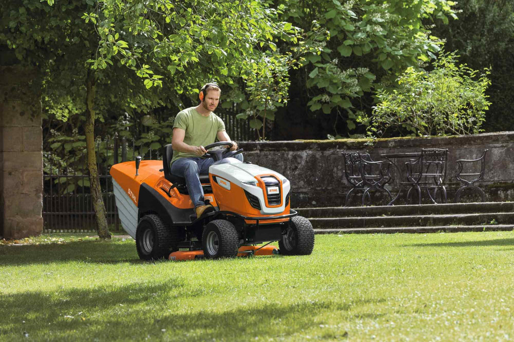 STIHL RT 6127.1 ZL Rasentraktor – Leistungsstarke Rasenpflege für große Flächen