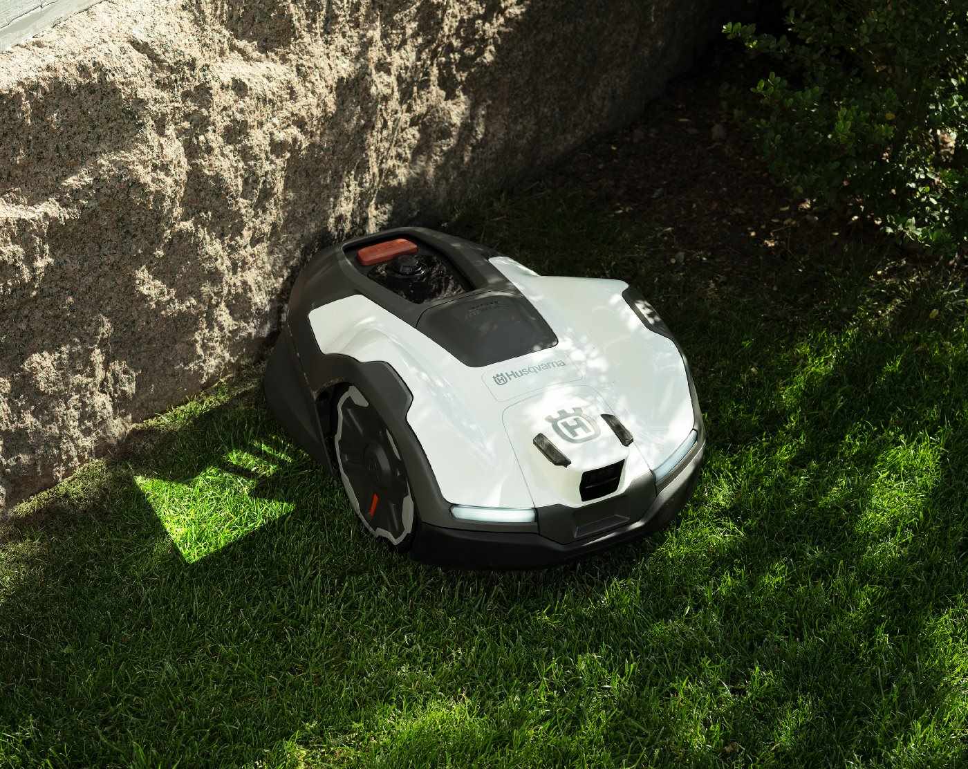 Husqvarna Automower 405VE NERA – Intelligenter und vernetzter Mähroboter für Rasenflächen bis 600 m²