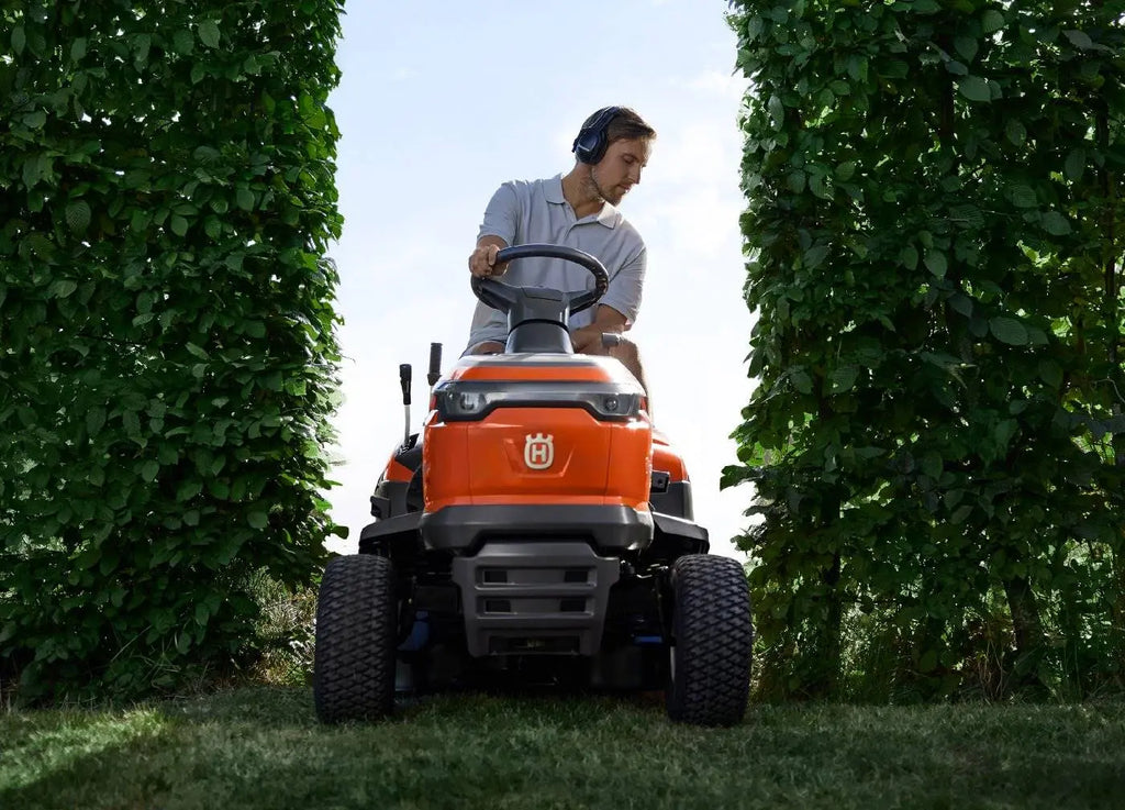 Husqvarna TS 114 Rasentraktor – kompakter Aufsitzmäher
