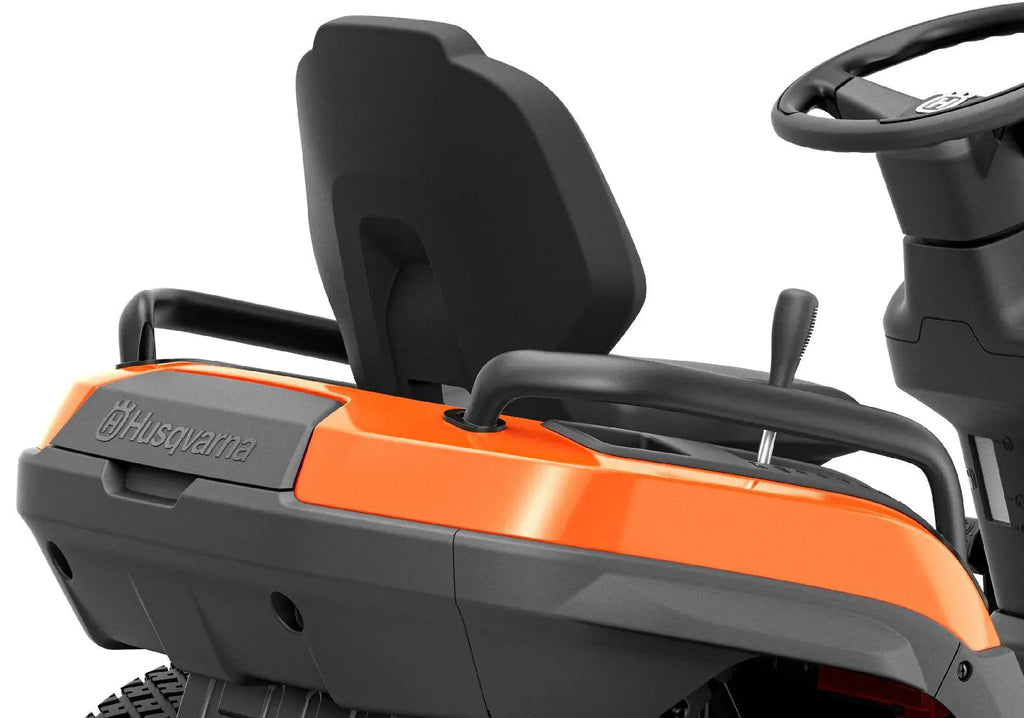 Husqvarna Rasentraktor TS 220T – Leistungsstarker Aufsitzmäher für große Rasenflächen