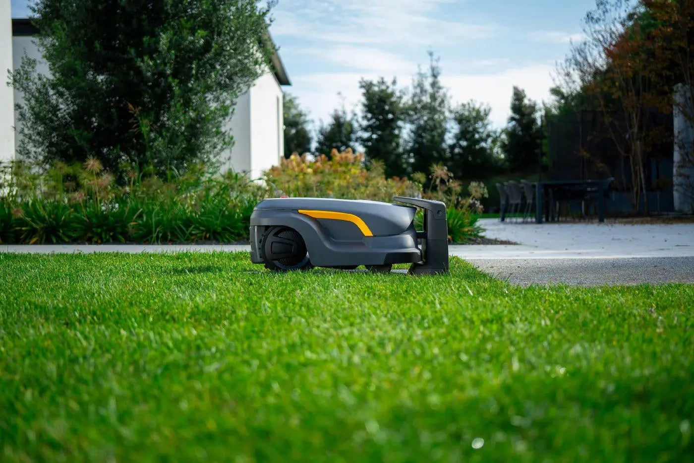 STIGA A 140v Mähroboter ohne Begrenzungskabel inkl. kostenloser Robotergarage