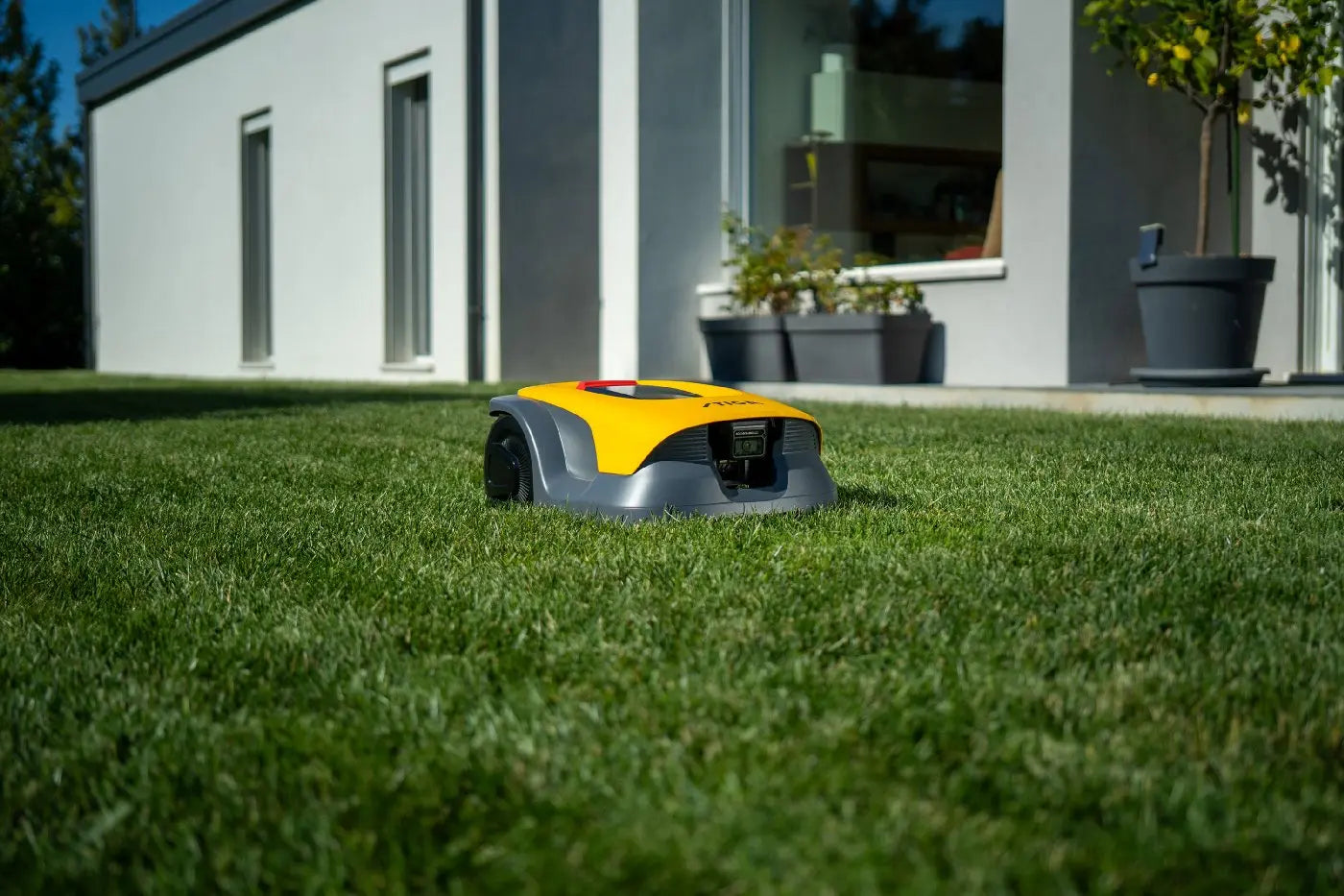 STIGA A 6v Mähroboter ohne Begrenzungskabel für bis zu 600 m² mit intelligenter GPS-Navigation