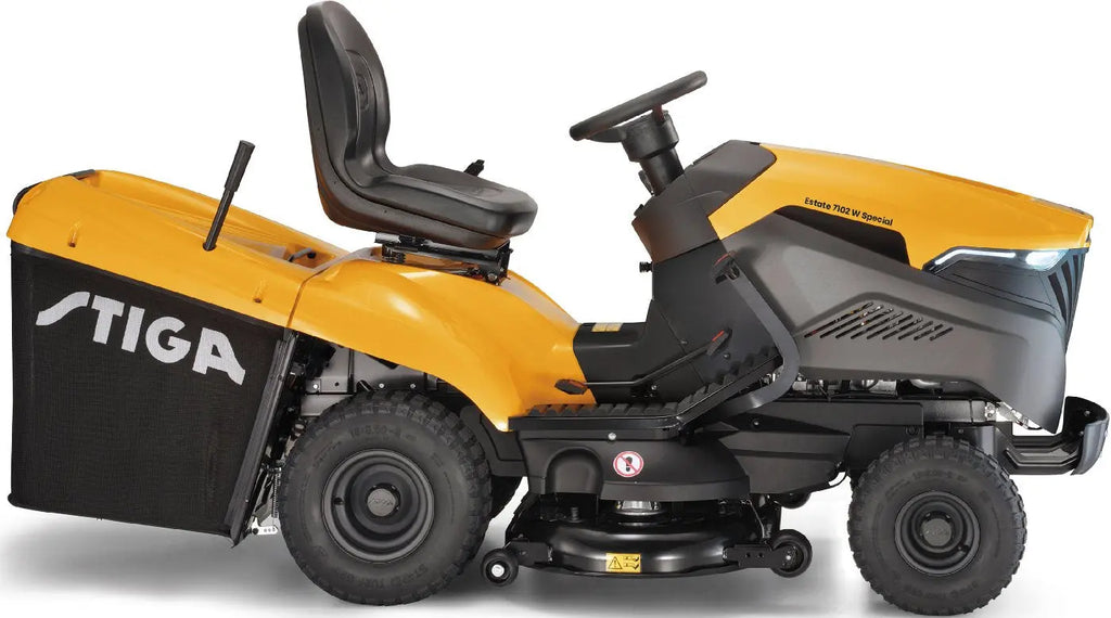 STIGA Estate 7102 W Special HONDA Rasentraktor mit Mulchkit, Anhängerkupplung & Batterieladegerät
