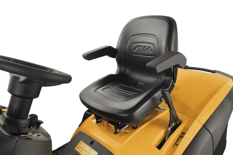 STIGA Estate 9122 WX Allrad-Rasentraktor – inklusive Mulchstopfen, Anhängerkupplung und Batterieladegerät für maximale Vielseitigkeit