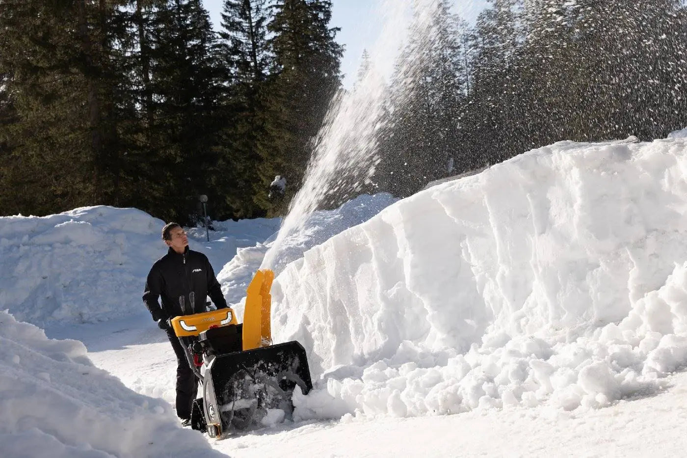 STIGA Schneefräse ST 6272 P Trac mit Raupenantrieb