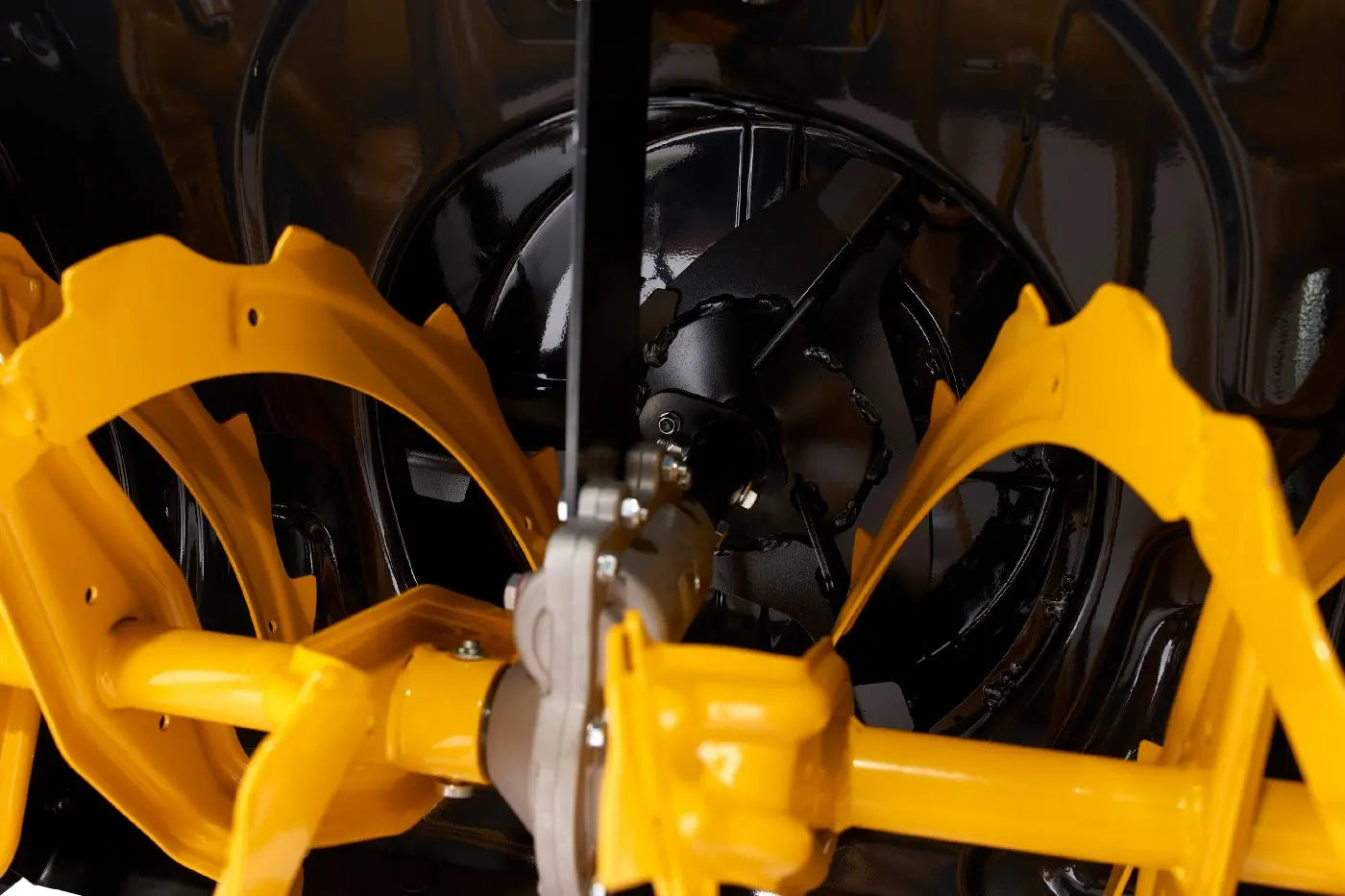 STIGA Benzin-Schneefräse ST 976 T mit Raupenantrieb für maximale Traktion