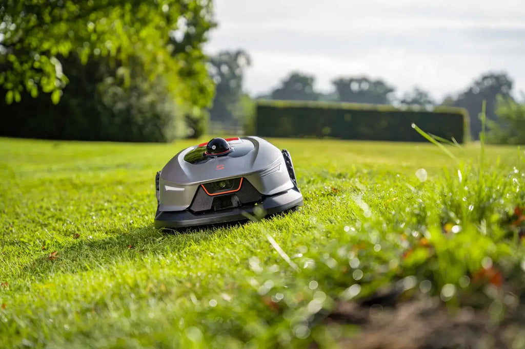 Sunseeker Elite X4 Kabelloser Mähroboter für mittelgroße Rasenflächen bis 1.200 m²