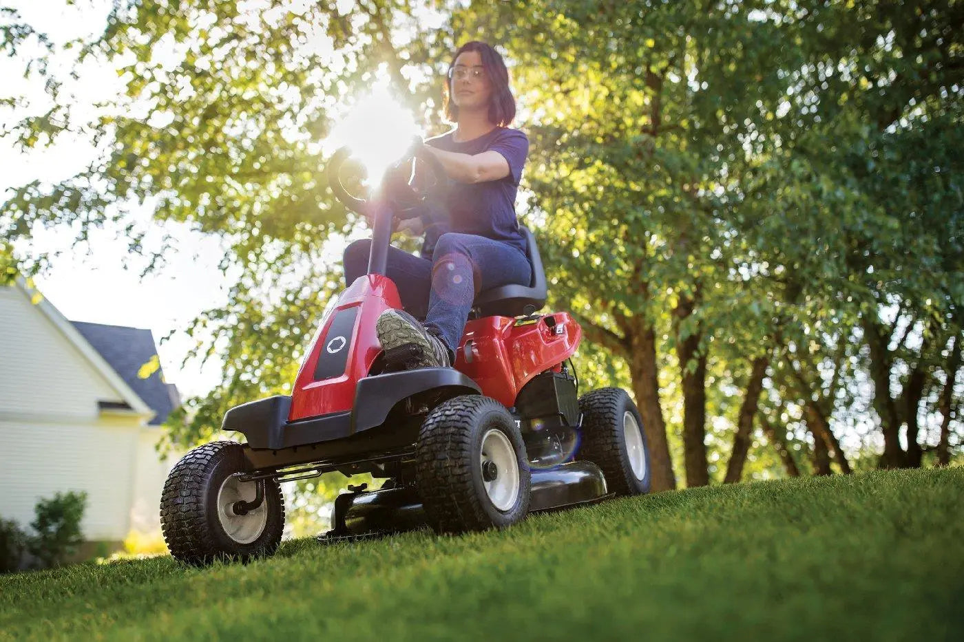 Troy-Bilt TB 76T-S Aufsitzmäher – Rasentraktor mit Seitenauswurf & 76 cm Schnittbreite